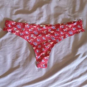 NWT Seamless Floral Thong